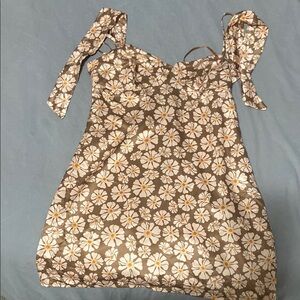 Chic Floral Tie-Strap Dress